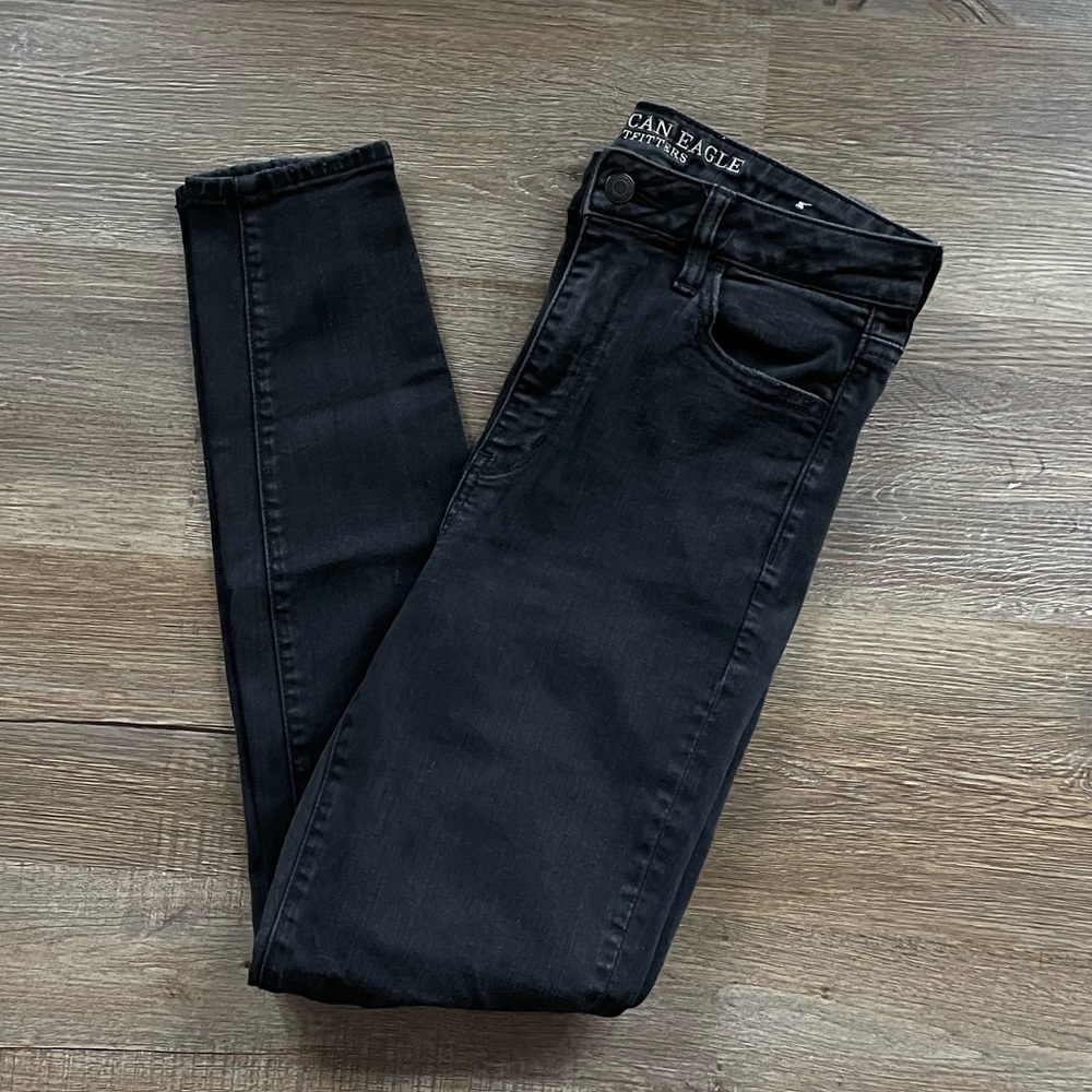American Eagle Distressed Super Hi-rise Jeggings in Black Wash